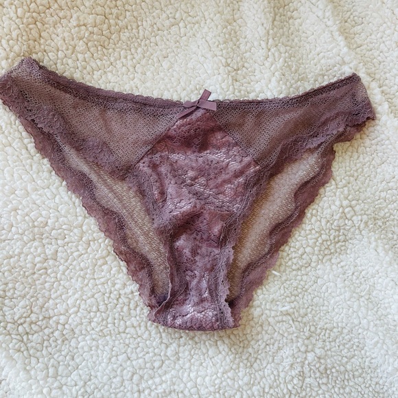 VS Dream Angels Cheekini Mesh & Lace Dusty Lilac Panty - Picture 1 of 4